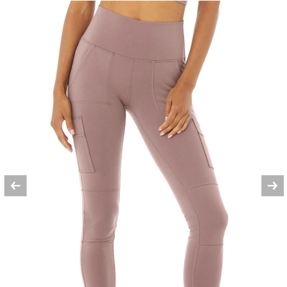 ALO Yoga High Waisted Cargo Leggings Size XS Dusty Pink